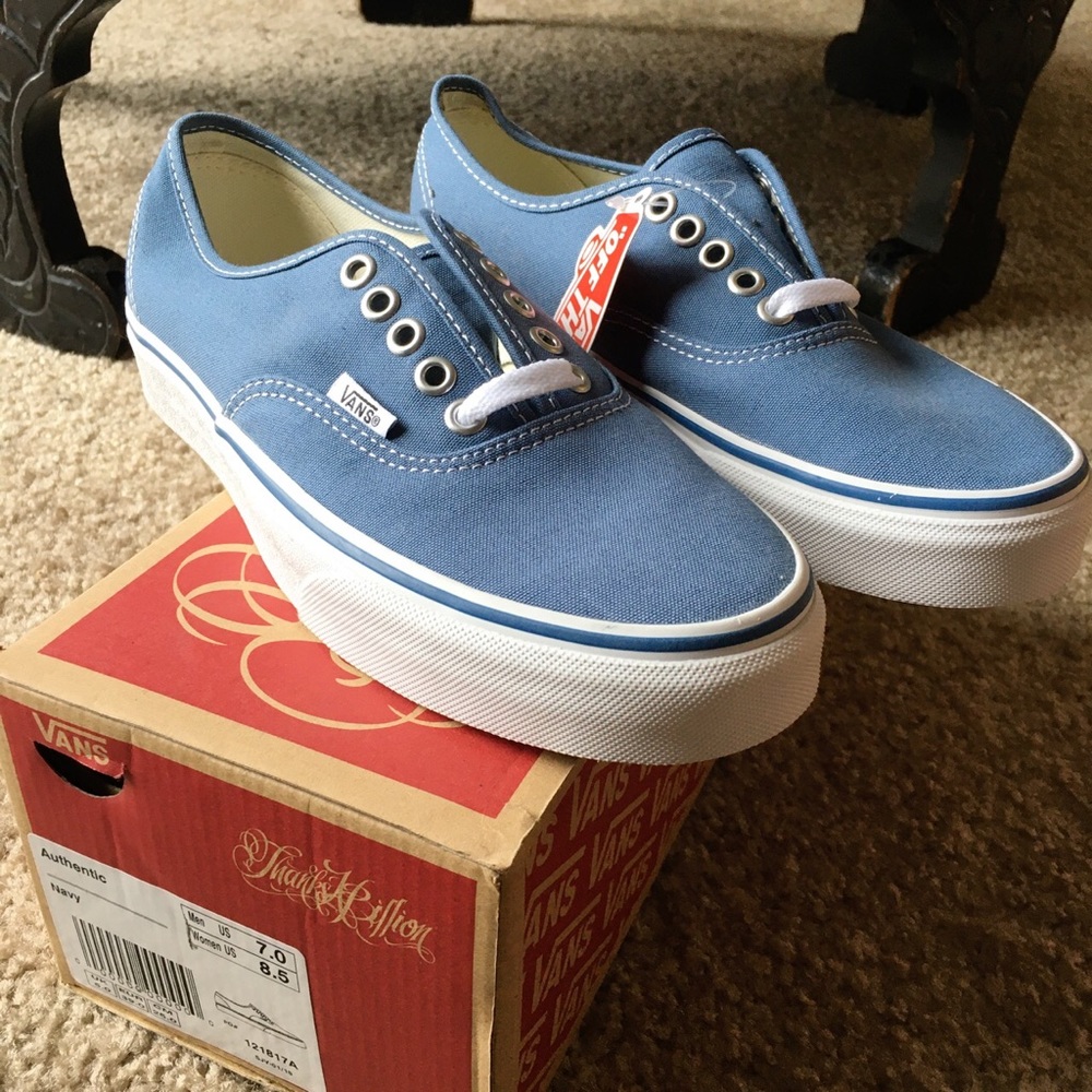 Limited addition vans family authentics